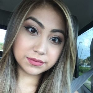 Meet your Posher, Yesenia